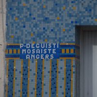 DE GUISTI - Maison mosaïque (détail) - Rue du Lutin